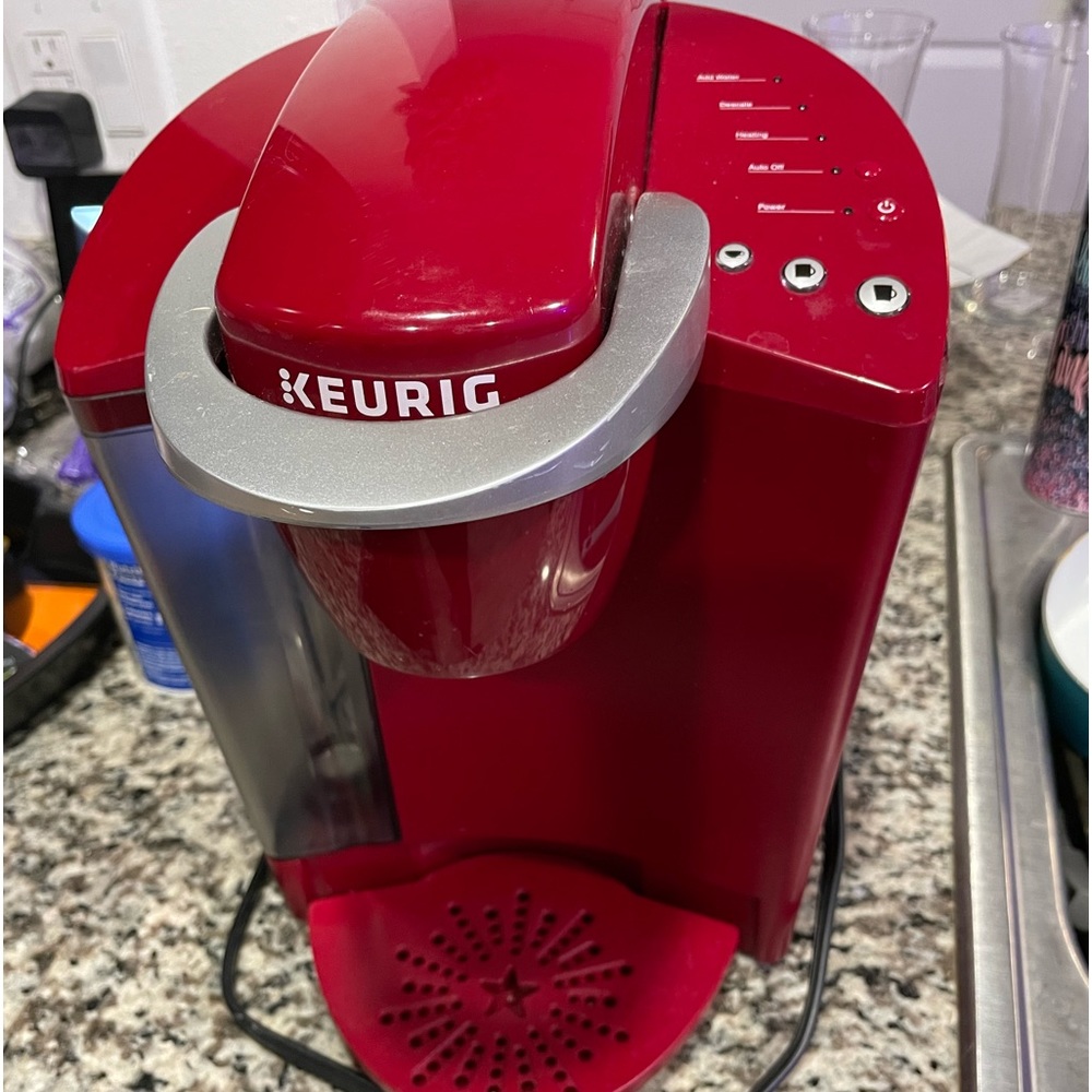 Red Keurig-$20 blue keurig-$15